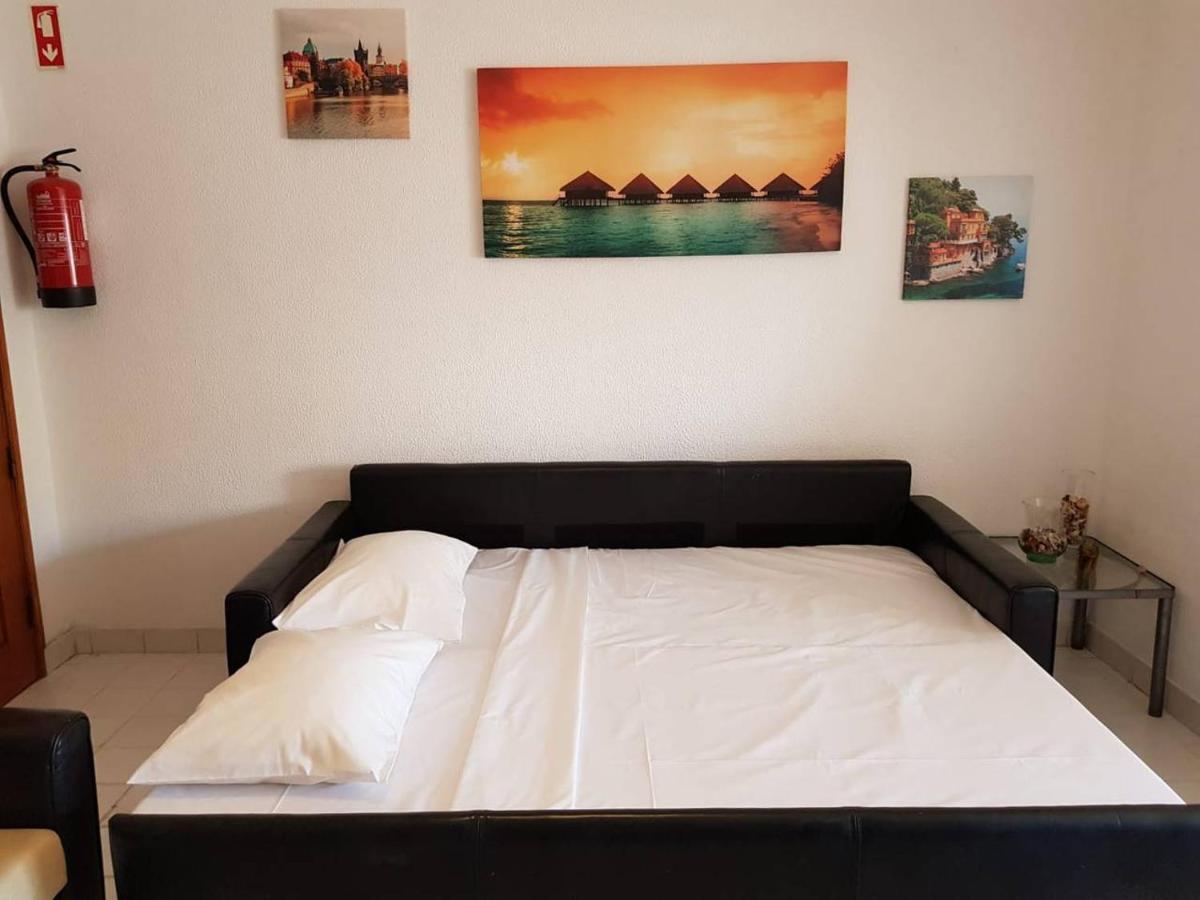 Apartamento T1 Com Piscina, Em Montechoro, Albufeira, Algarve Appartamento Esterno foto
